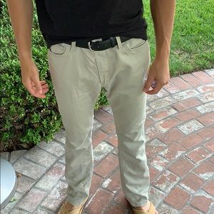 Vans Men’s Slim Fit Pants. Beige. 32 Waist